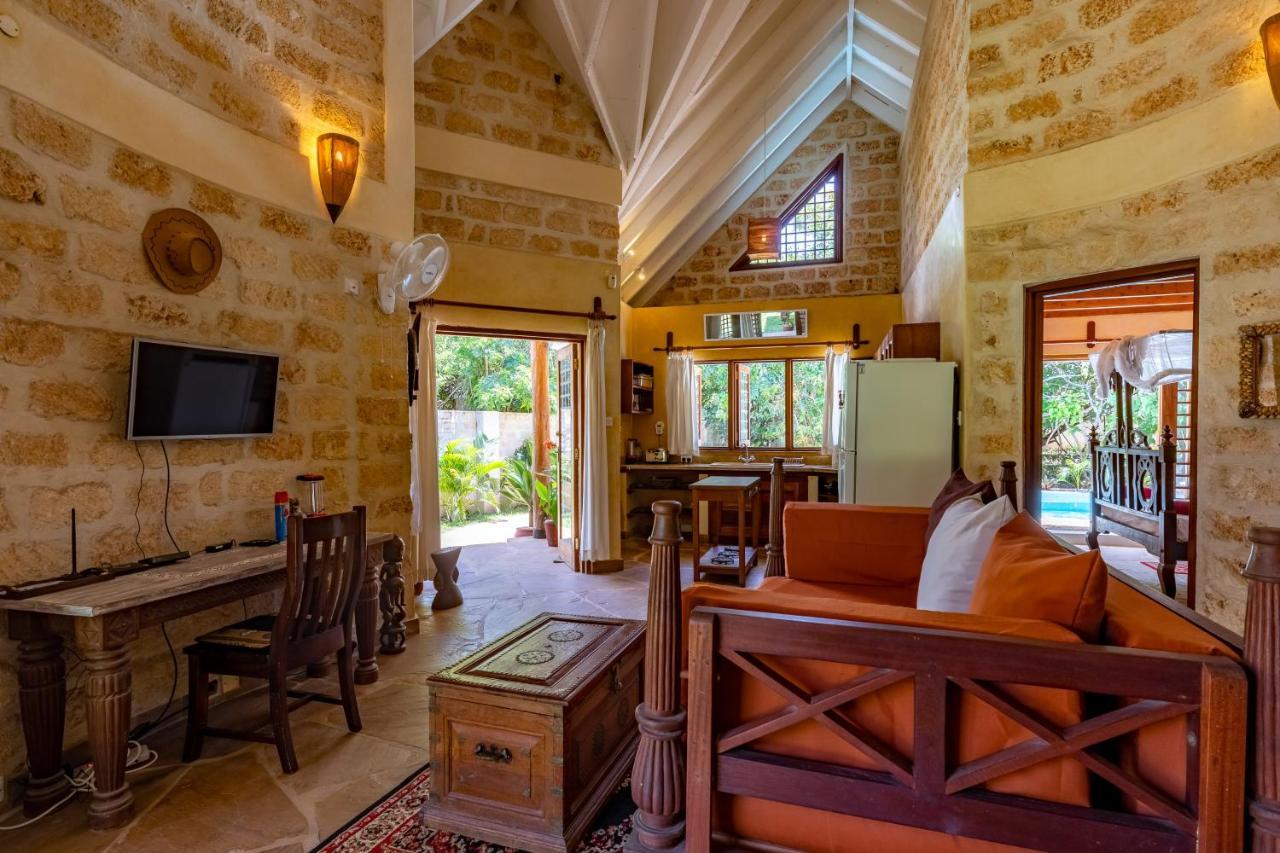 Private Pool Cottage Diani Beach Exterior photo