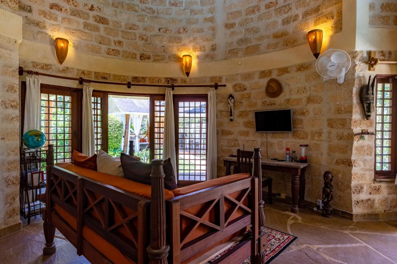 Private Pool Cottage Diani Beach Exterior photo