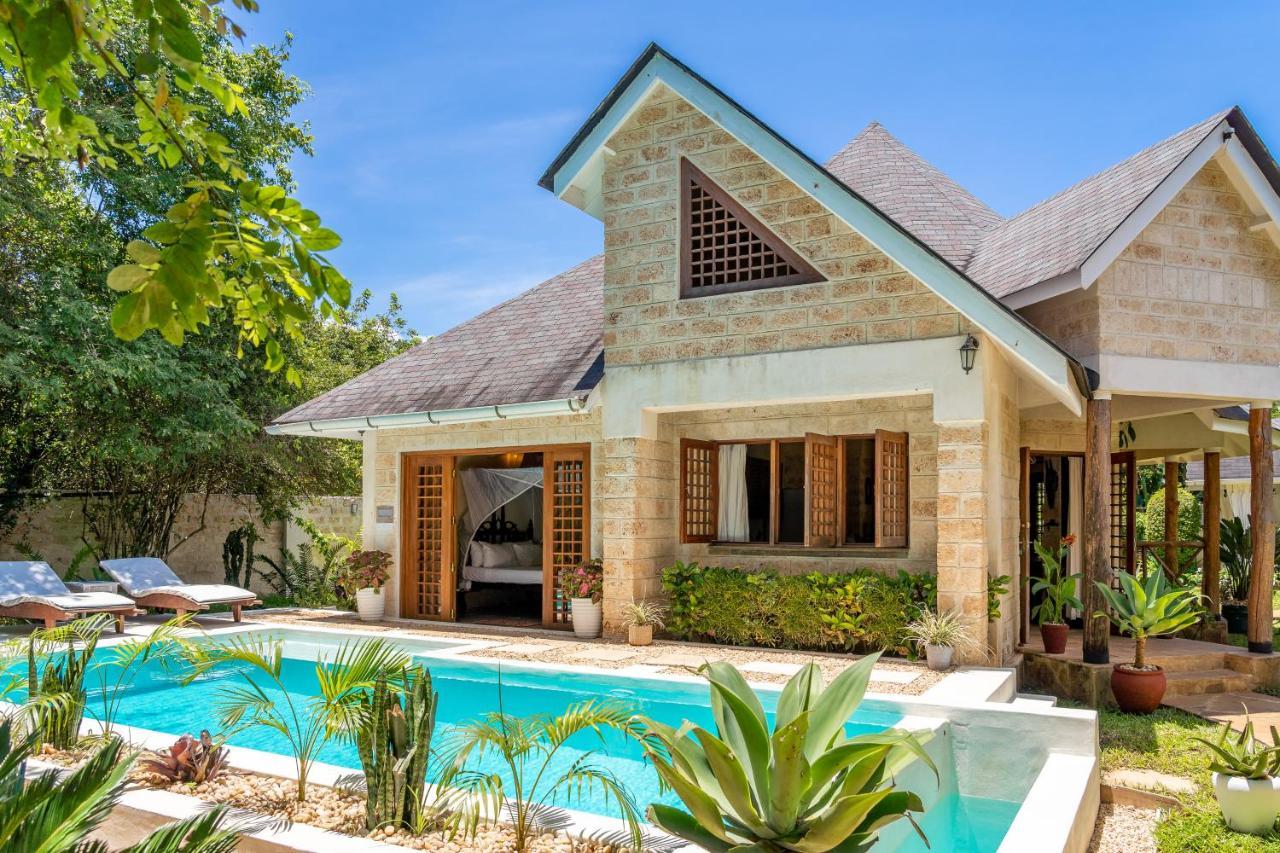 Private Pool Cottage Diani Beach Exterior photo