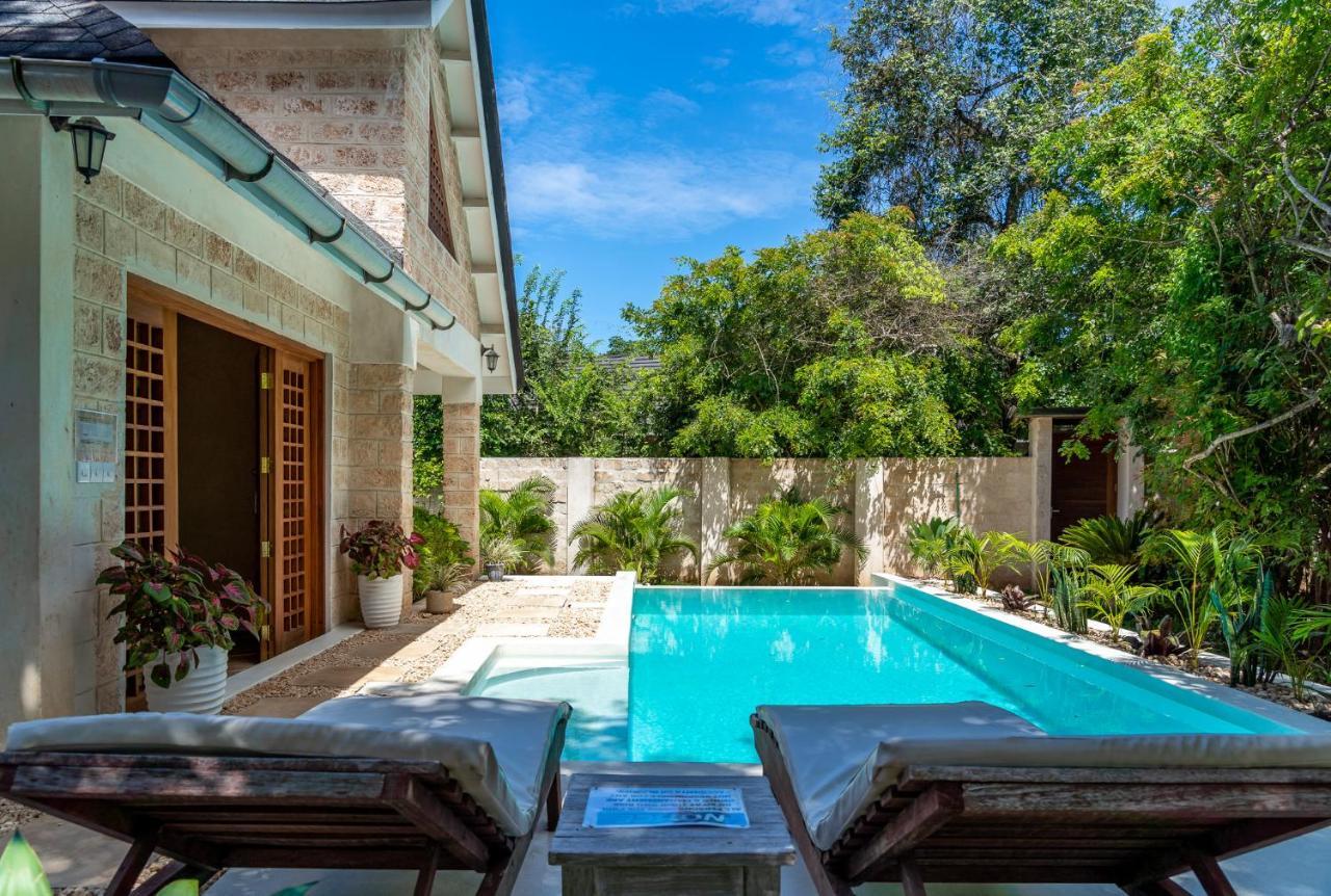Private Pool Cottage Diani Beach Exterior photo
